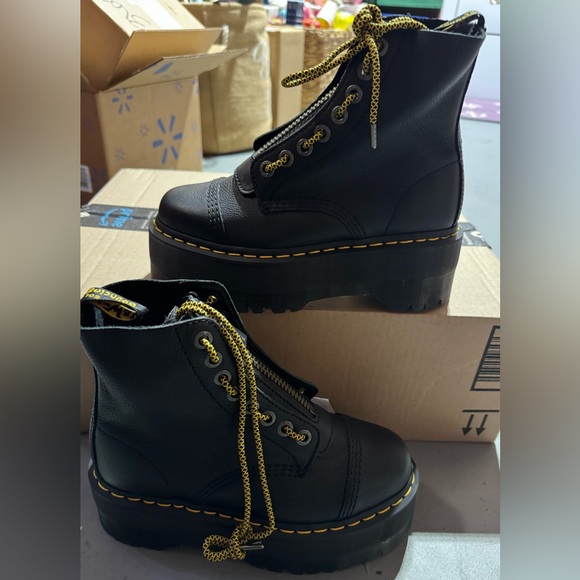Dr. Martens Black Leather Sinclair Max Pisa Boots with Yellow Details - Picture 2 of 10